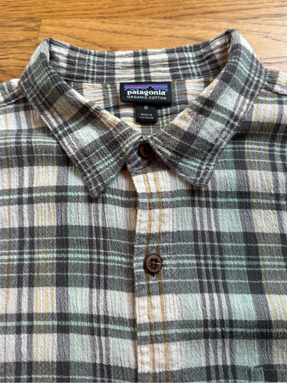 Patagonia Organic Cotton Plaid Shirt Mens M Short Sleeve Button Up Gray Green